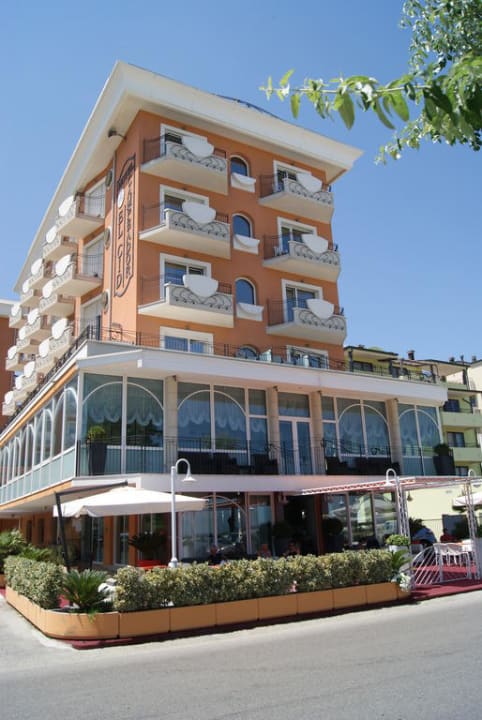 Vorderes Gebäude mit Meerblick Hotel El Cid Campeador