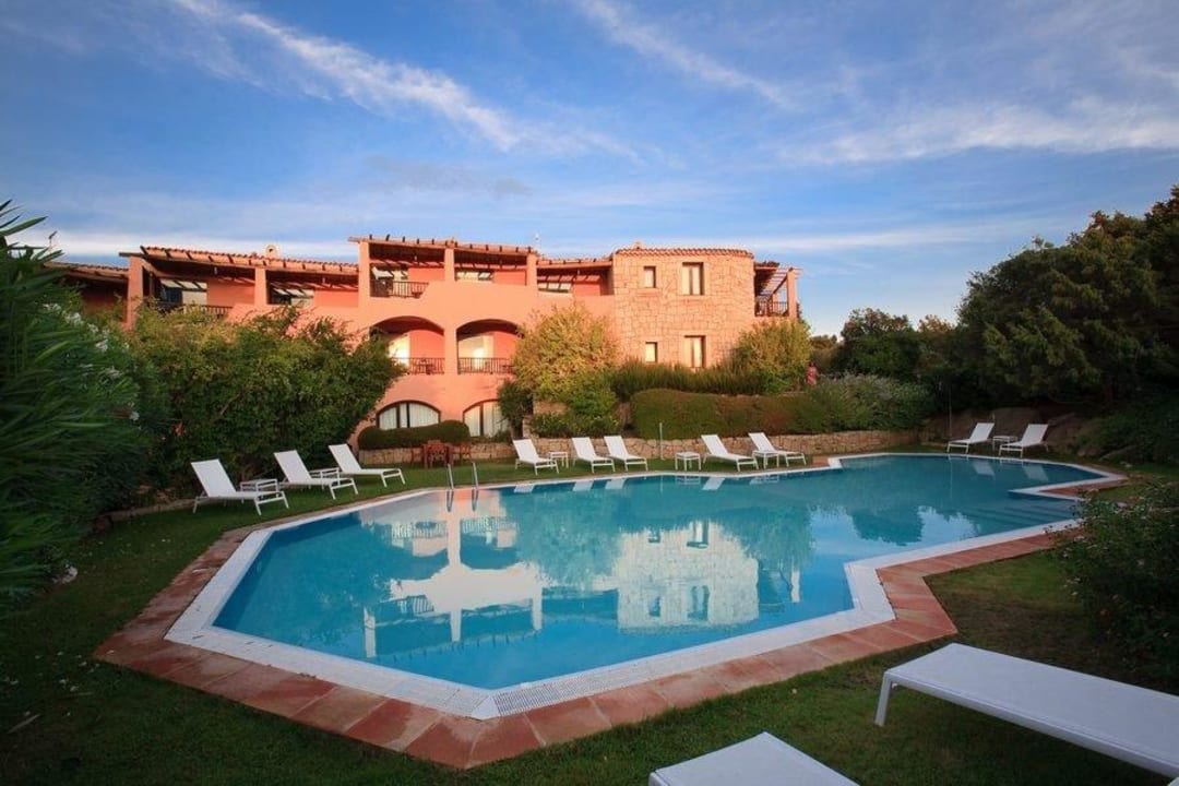 Poolanlage Swadeshi Green Park Hotel