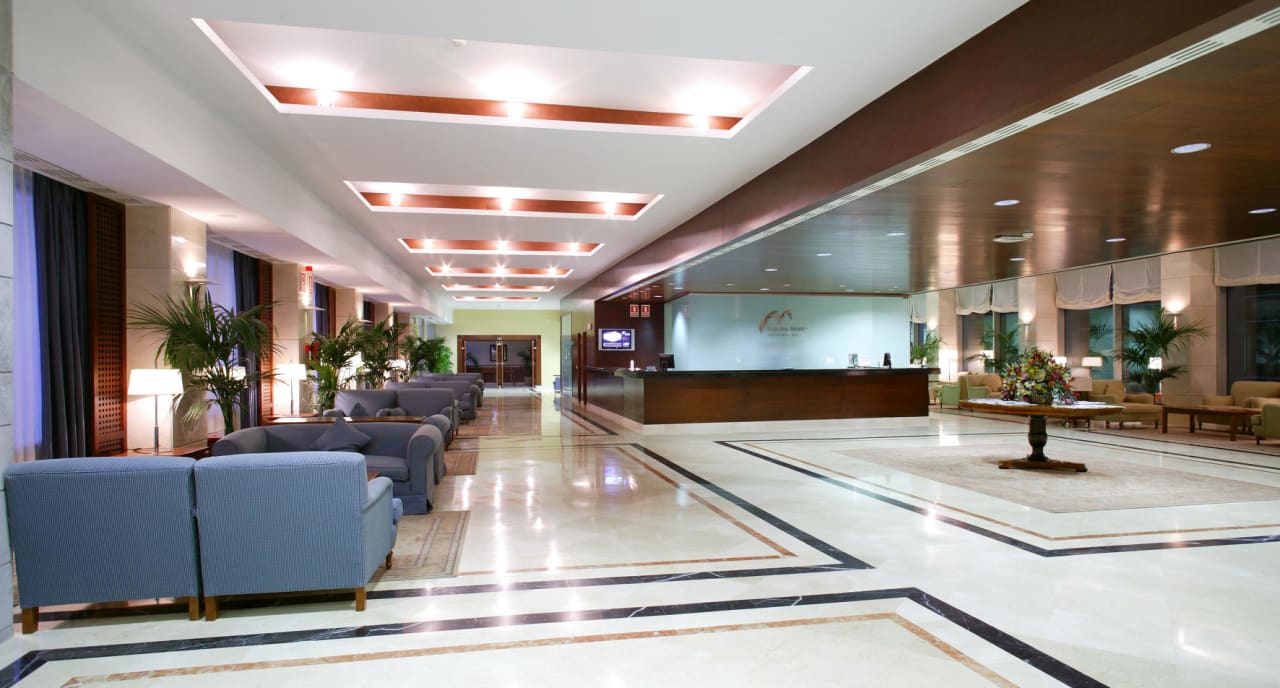 Hall Hotel Ilunion Málaga