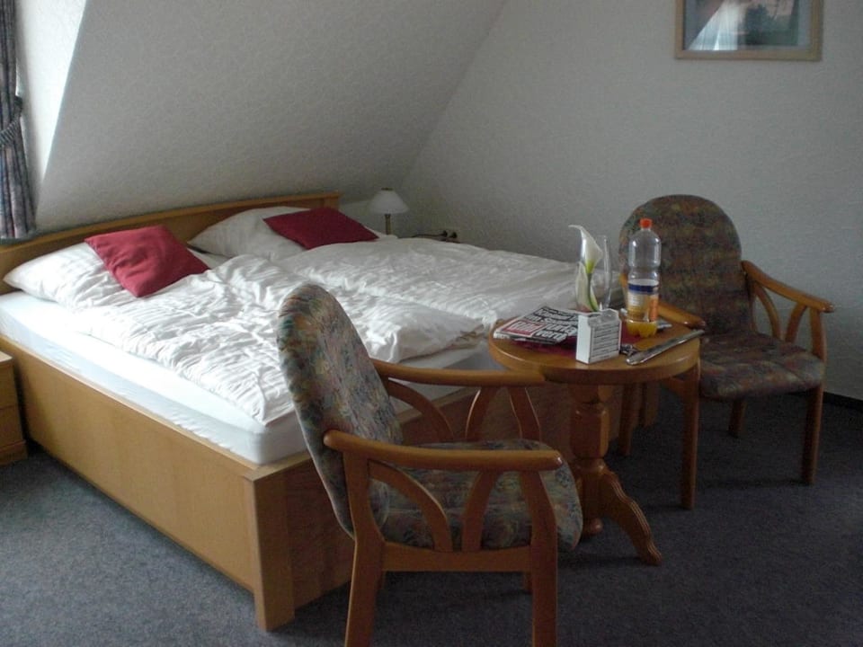 Doppelbett mit Sitzgelegenheit Frühstückspension Haus Friederike