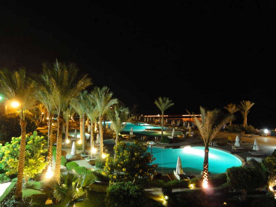 Ogród nocą (niecały ) Rehana Royal Beach Resort Aqua Park & Spa