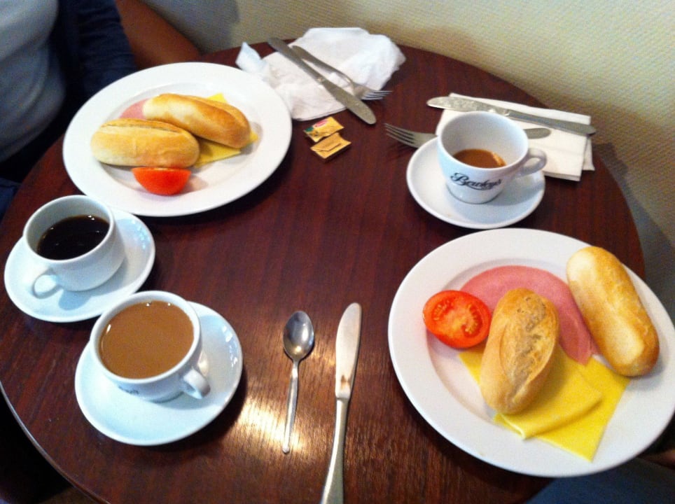 Sehr übersichtliches Breakfeast Maldron Hotel Newlands Cross