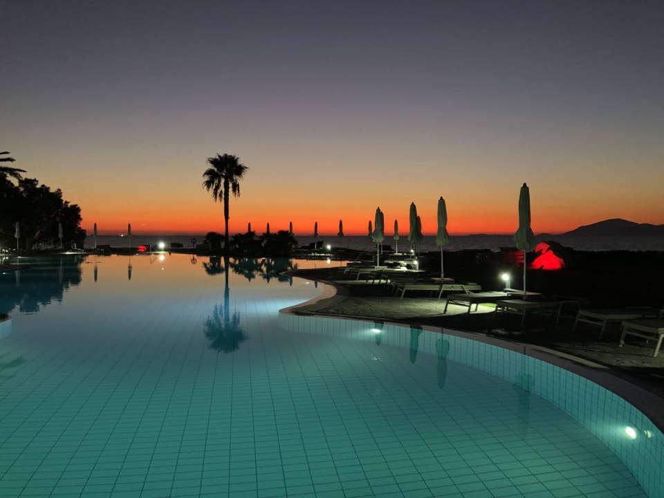 Pool Neptune Luxury Resort