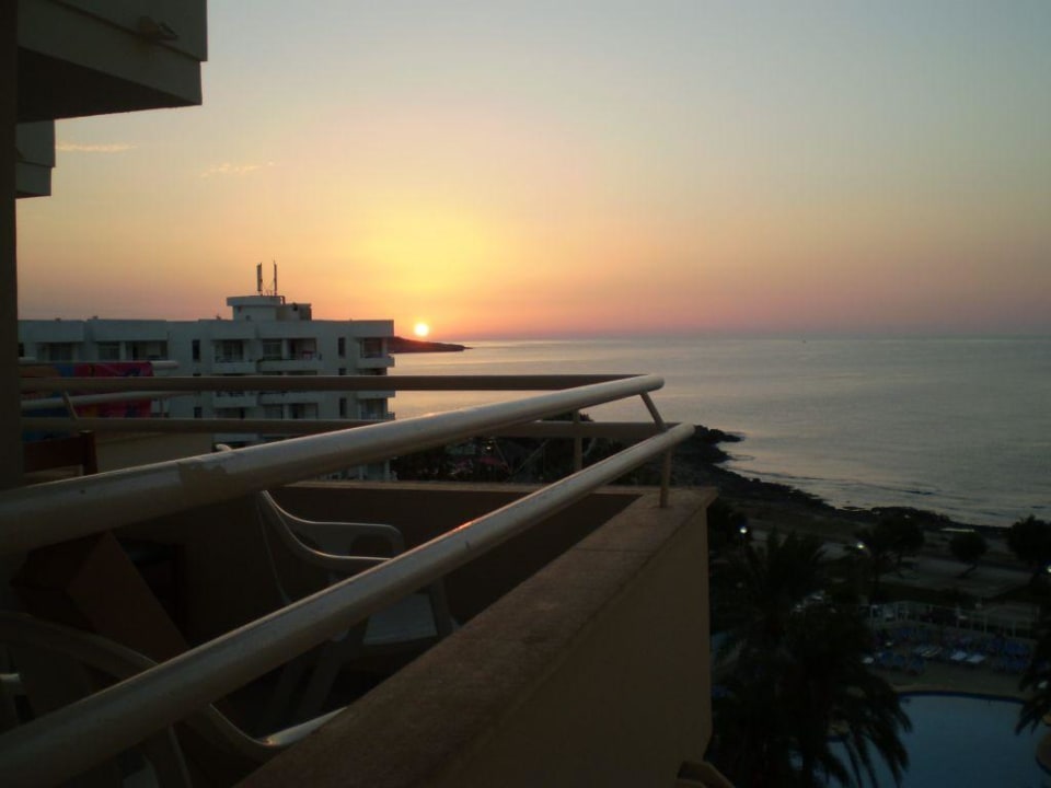 Ansicht auf den Sonnenaufgang  Aparthotel Playa Dorada
