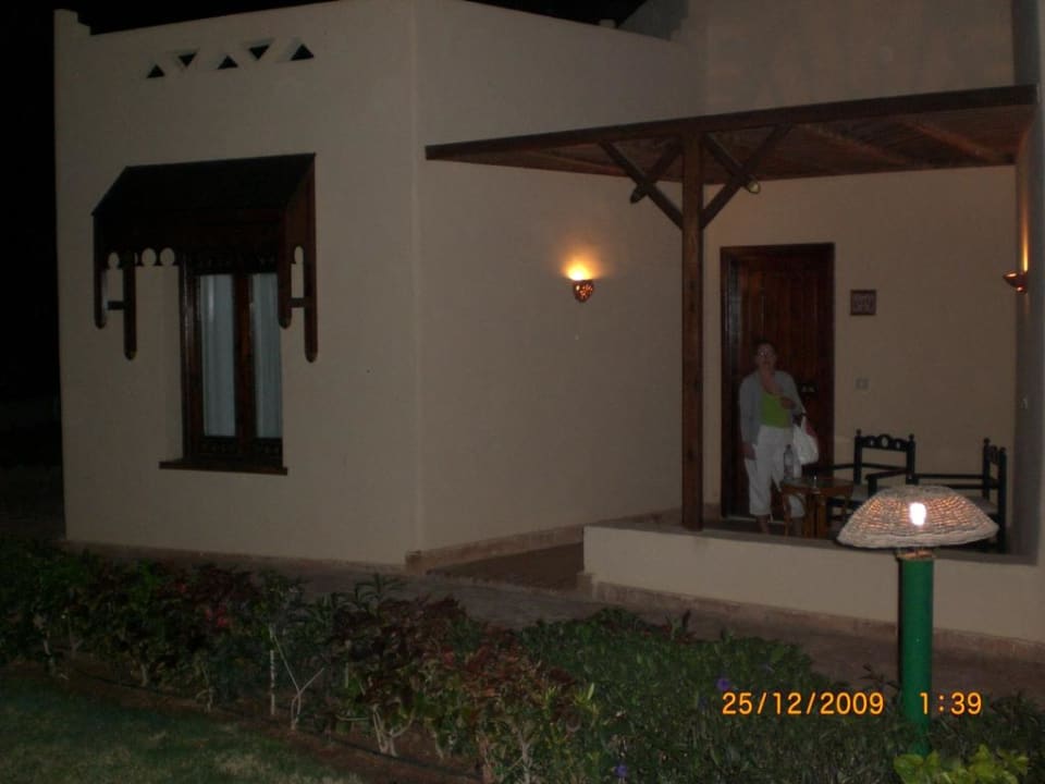 Наш бунгало Hotel Nubian Village