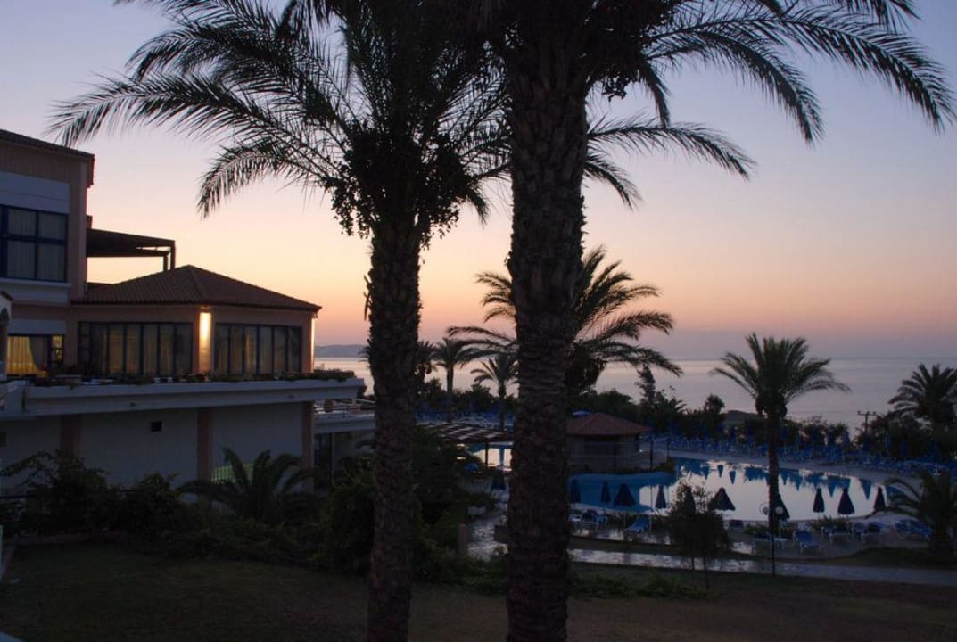 Widok z pokoju o wschodzie slonca Rodos Princess Beach Hotel & Spa