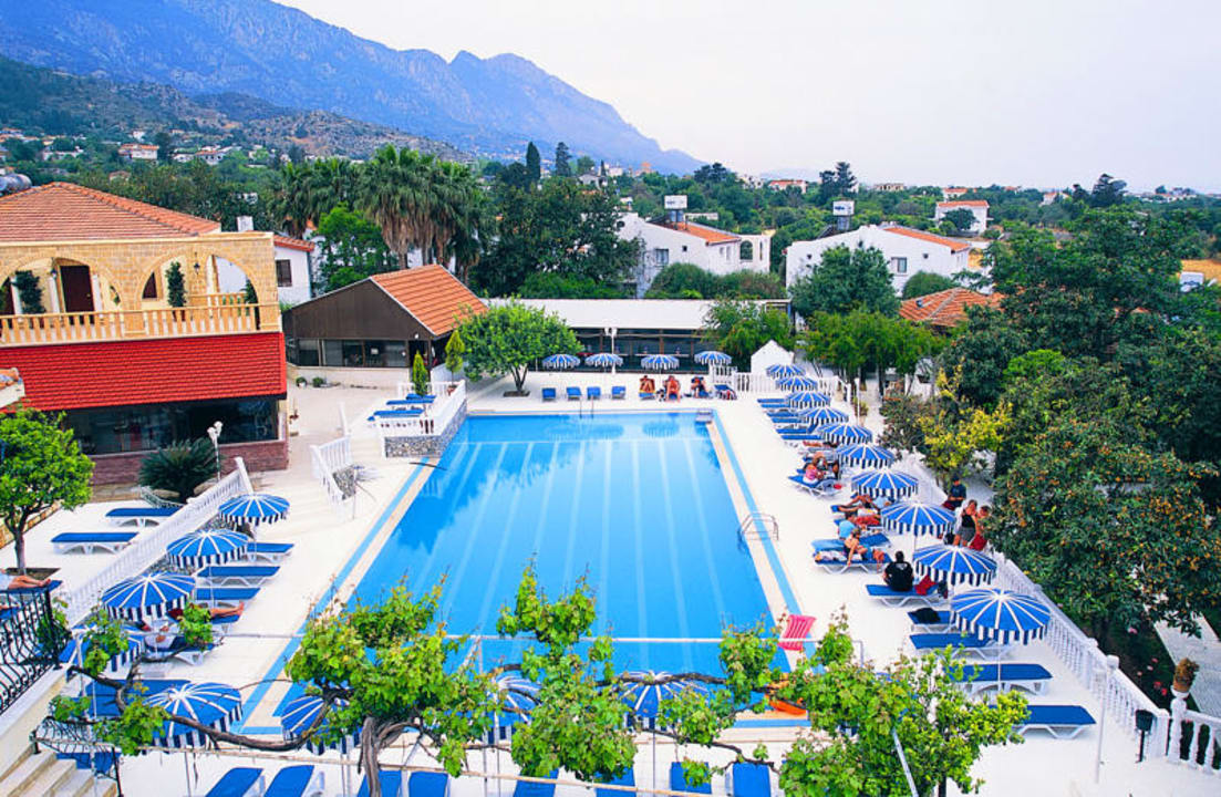 Pool facilities Riverside Garden Resort