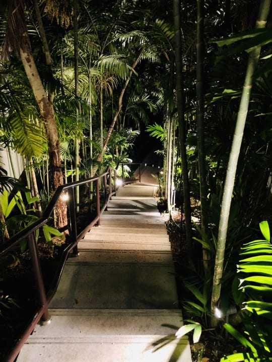 Gartenanlage Pullman Phuket Arcadia Naithon Beach