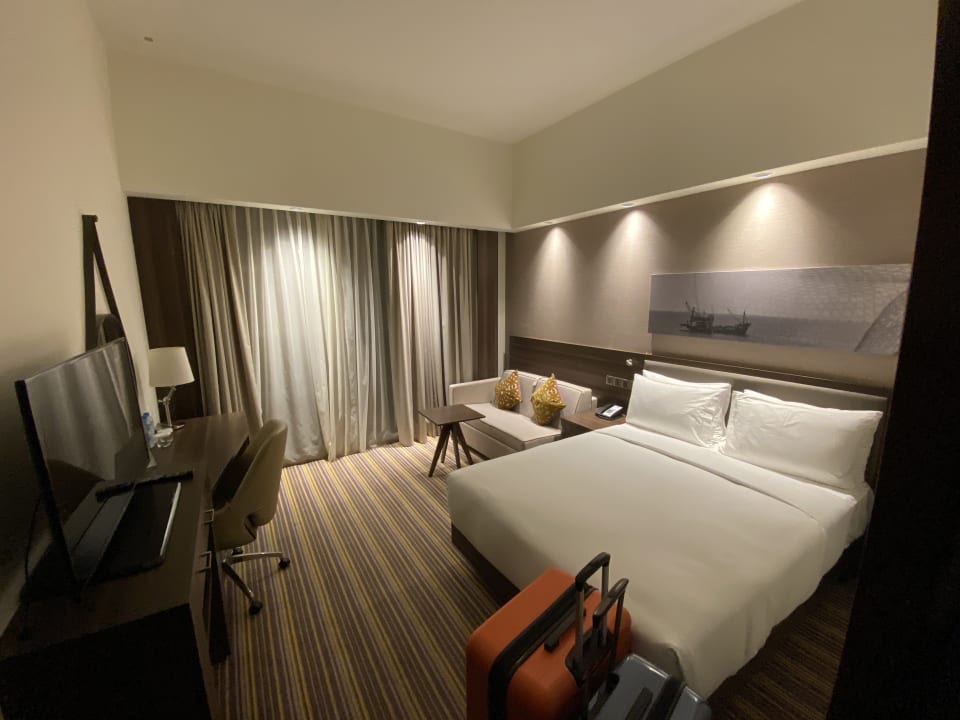 Zimmer Hampton By Hilton Dubai Airport