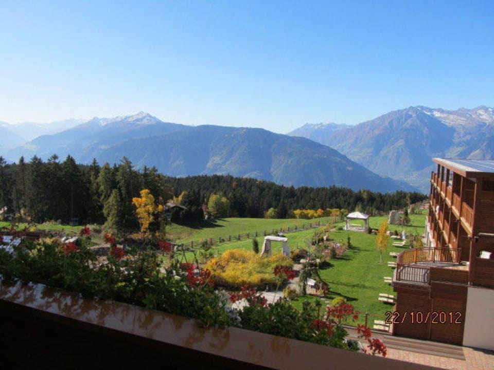 Blick vom Balkon Hotel Chalet Mirabell