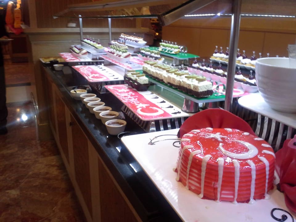 Süßes beim türkischen Abend Aydinbey Kings Palace & Spa