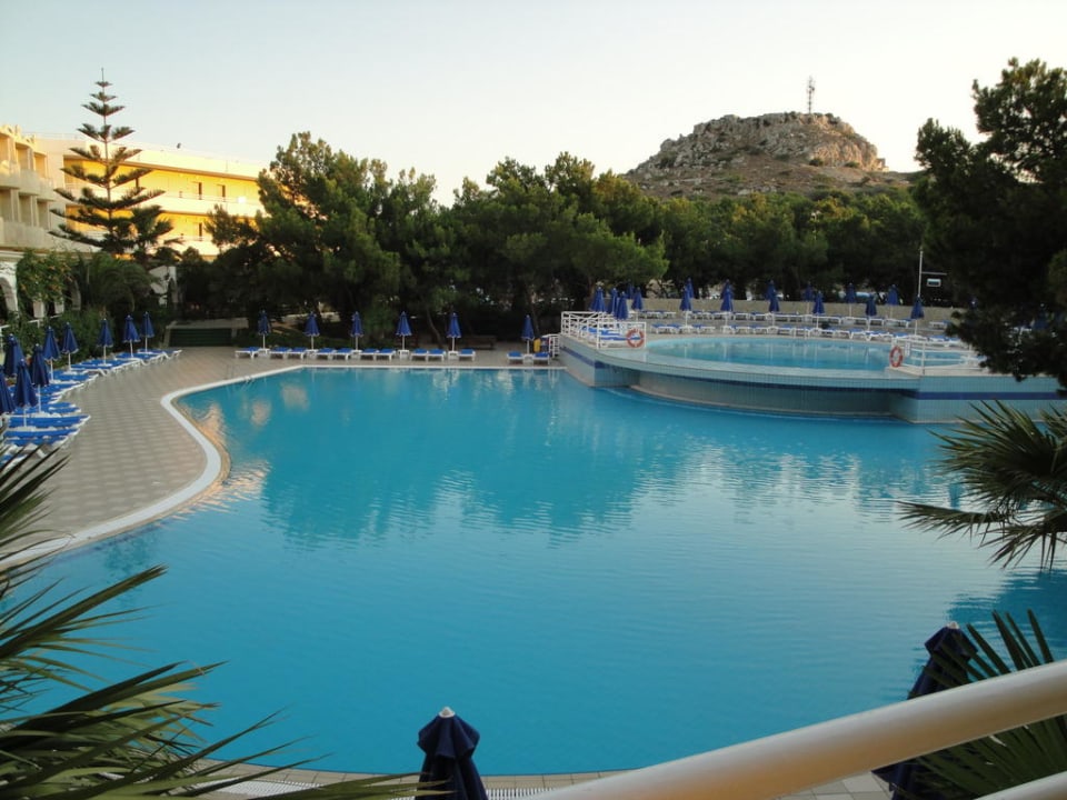 Großer Pool für Urlauber ohne All Inclusive  Hotel Kalithea Mare Palace