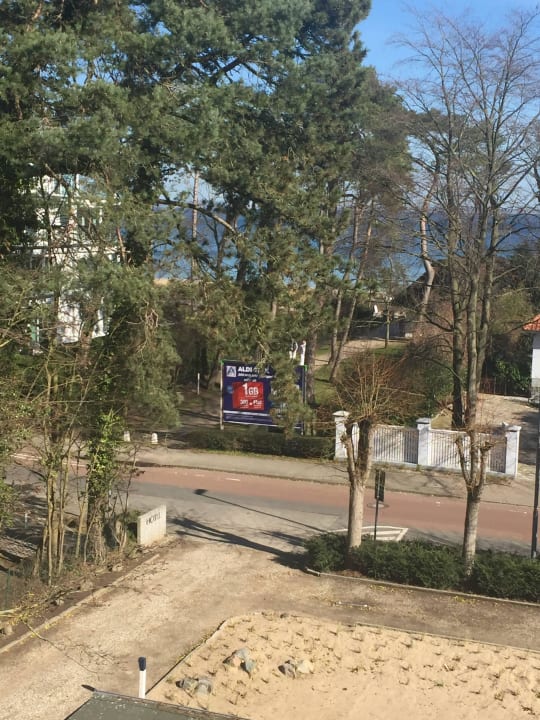 Blick zur Strasse Lifestylehotel Sand