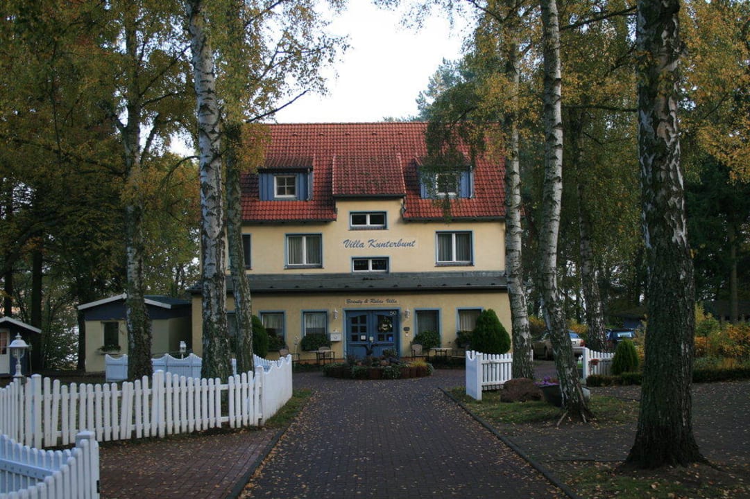Frontansicht der Villa Amy's Wohlfühlvilla