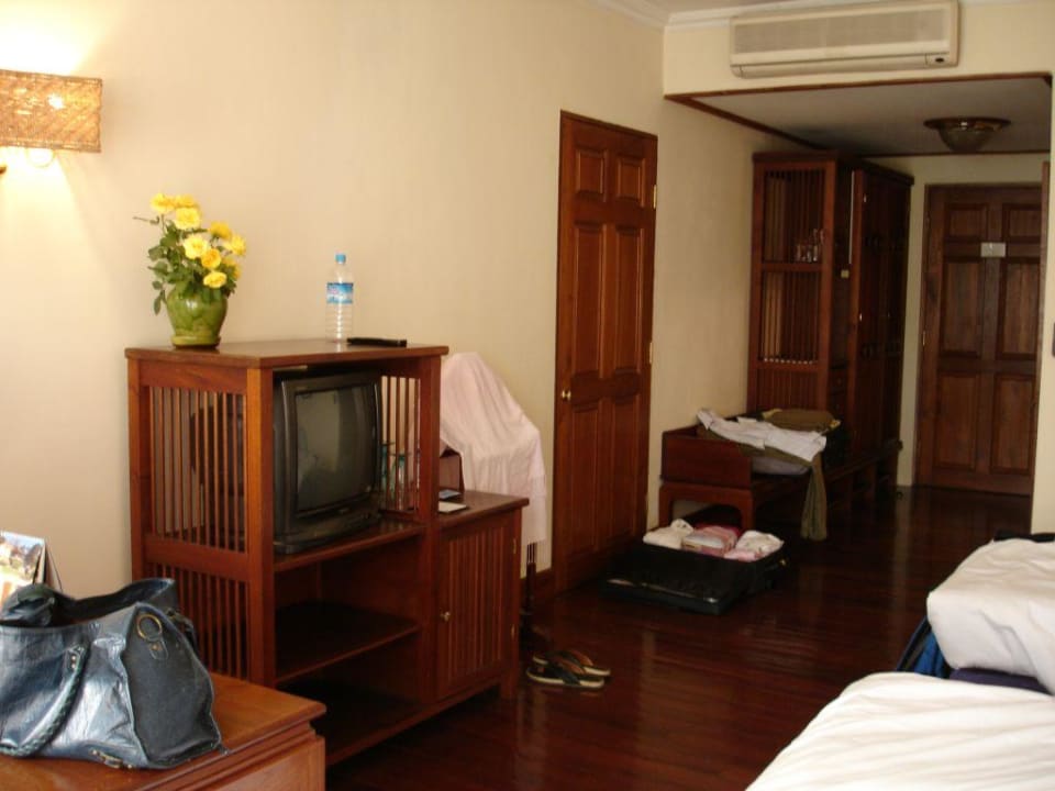 Zimmer, TV Savoy Hotel