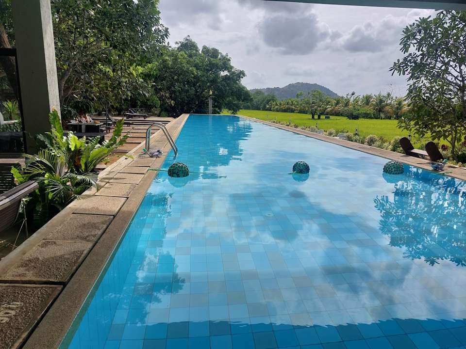 Pool Sigiriana Resort by Thilanka