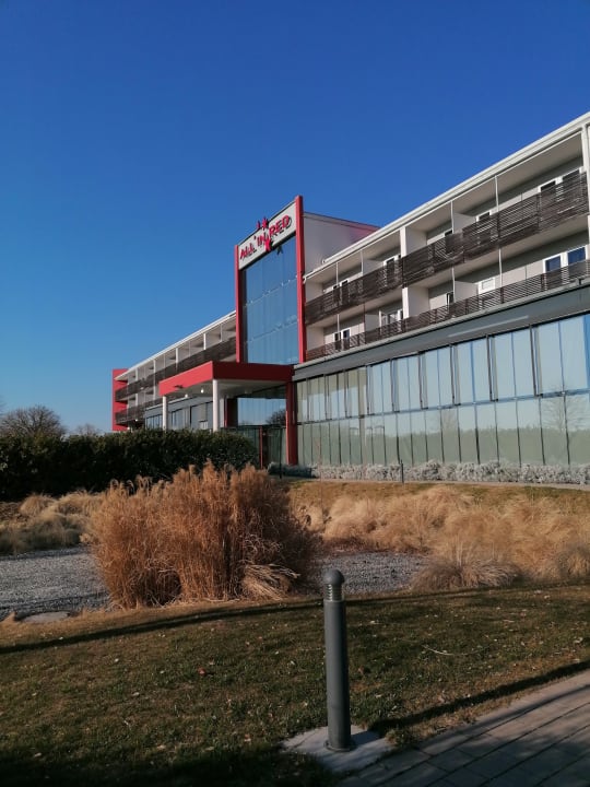 Außenansicht All In Red Thermenhotel