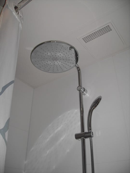 Regendusche im neuen Badezimmer Best Western Hotel Trier City