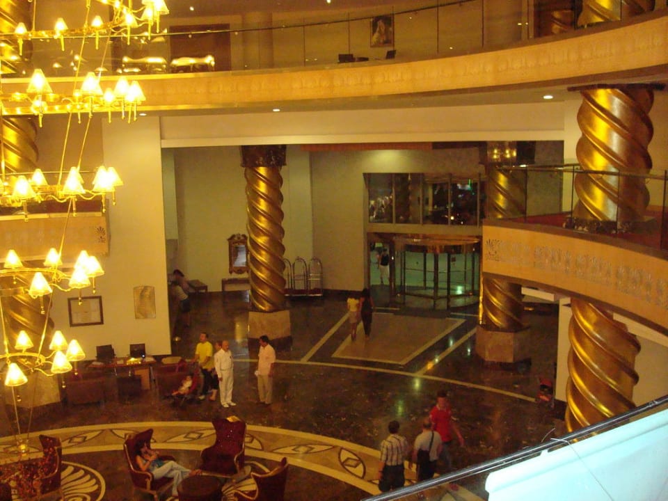 Lobby Crystal Prestige Pearl Collection