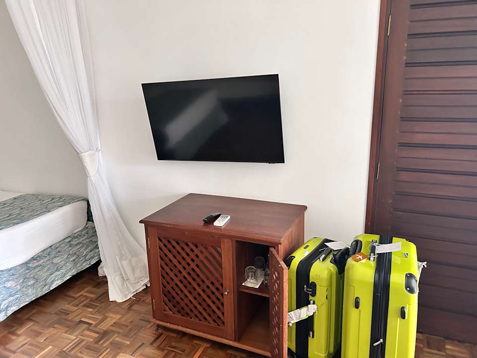 Zimmer Travellers Beach Hotel & Club