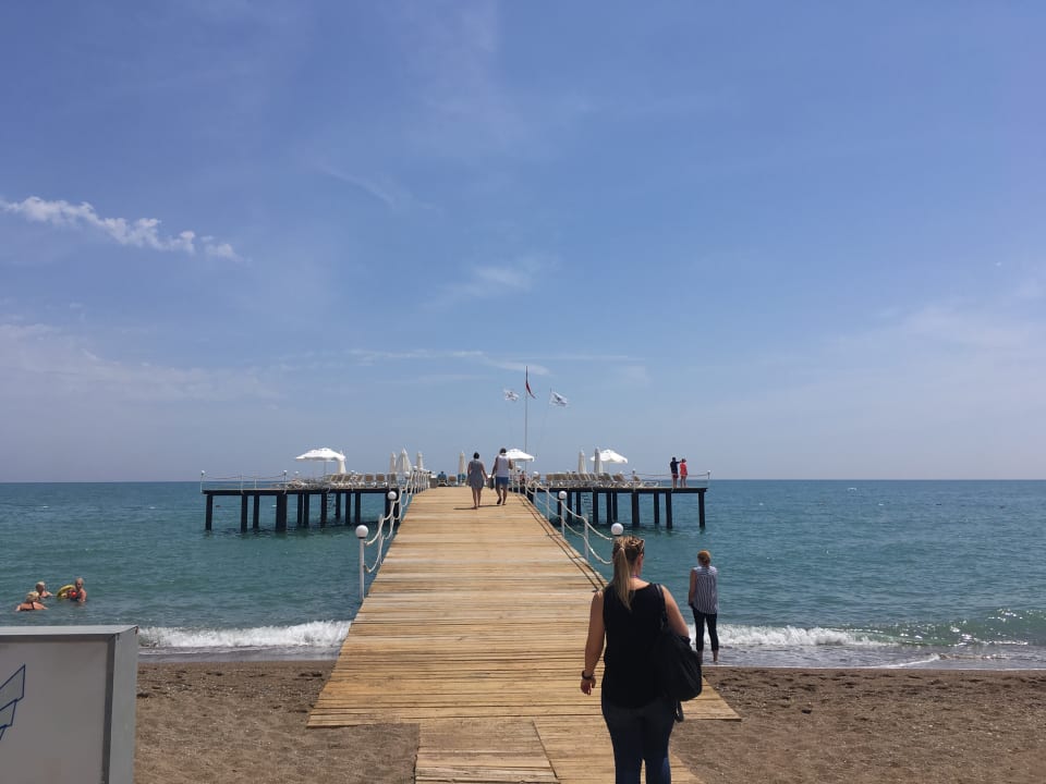 Strand Royal Wings Hotel