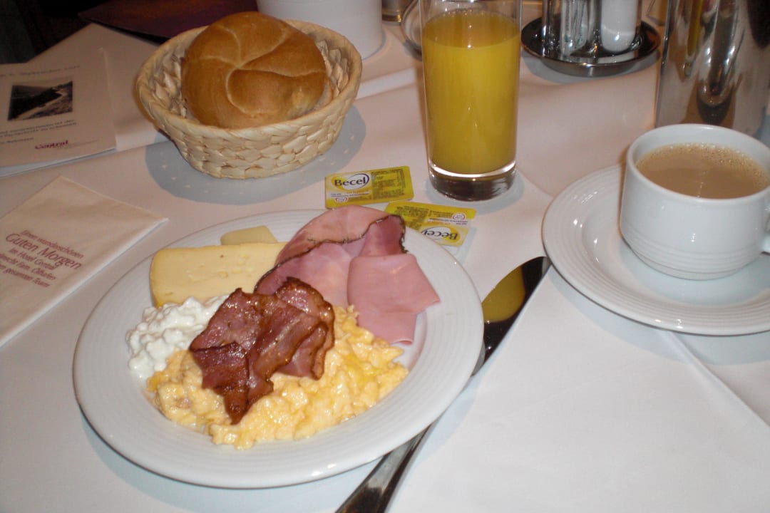 Deftiges Frühstück Hotel Central