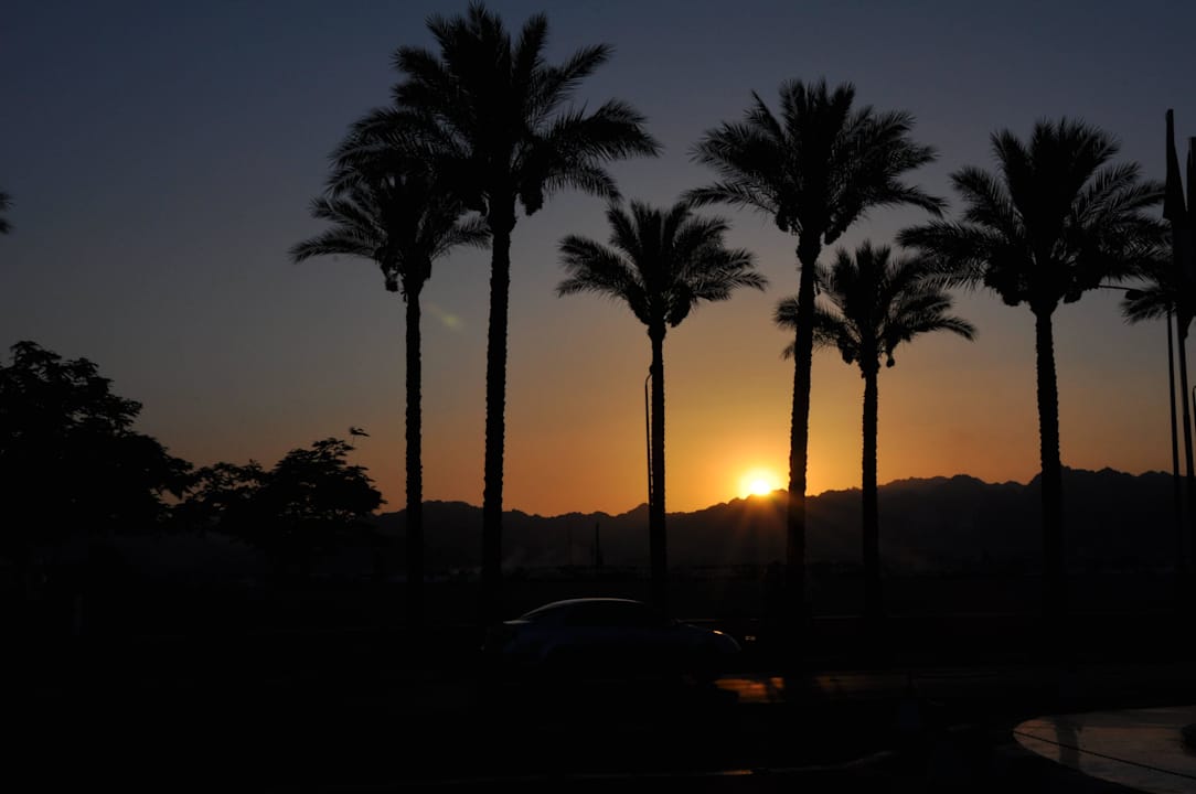 Sonnenuntergang vorm Hotel The Grand Hotel Sharm El Sheikh