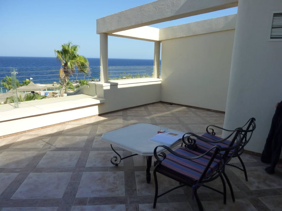 Riesige Terrasse Pickalbatros Citadel Resort