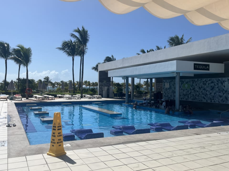 Pool Hotel Riu Dunamar
