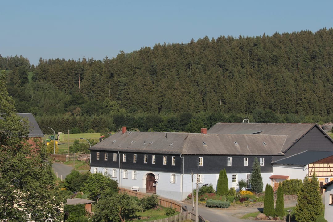 Ein Blick auf den Vierseitenhof vom Kirchturm  Ferienwohnung Zur alten Schäferei