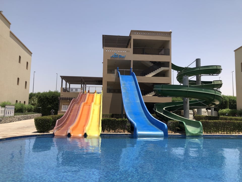 Pool The Cove Rotana Resort