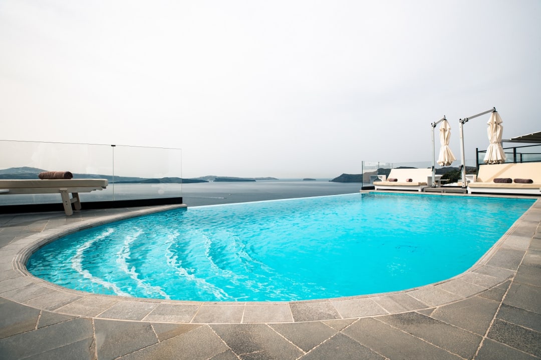 Pool Santorini Secret Suites & Spa