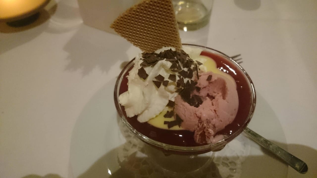 Nachtisch TRYP by Wyndham Halle