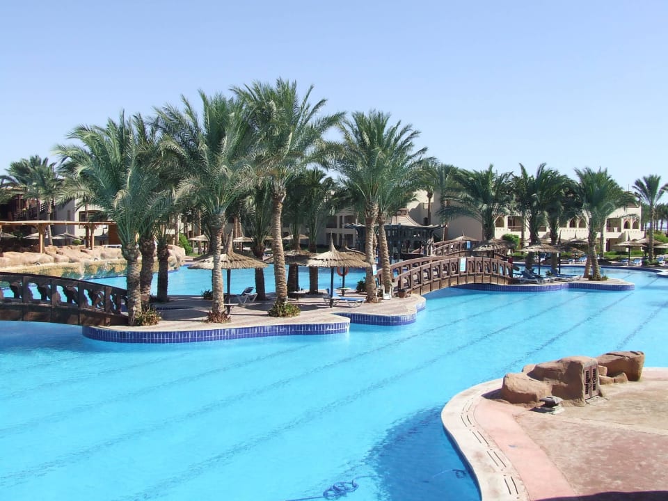 Basen Sea Beach Edge By Rotana