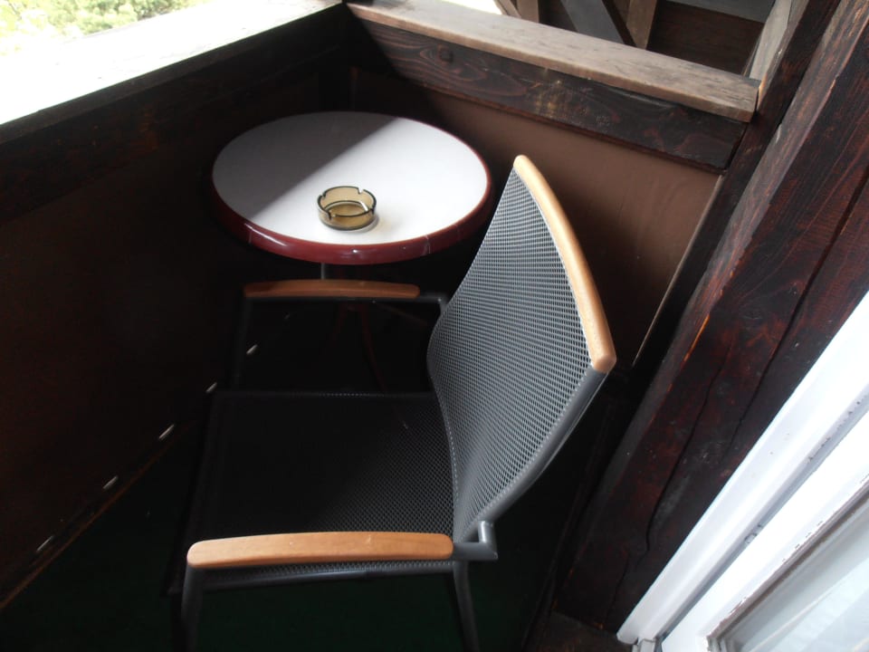 Balkon mit Tisch und Stuhl Weinhotel Pfeffer & Salz