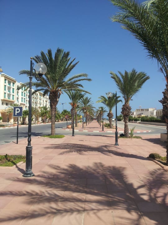 Hotelpromenade, nachdem mal sauber gemacht wurde ! TMK Hotel Flora Park