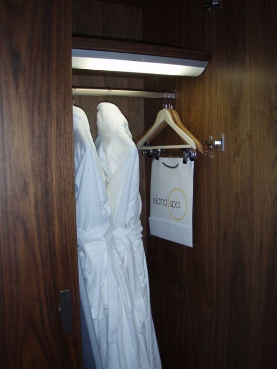 Schrank Fota Island Resort