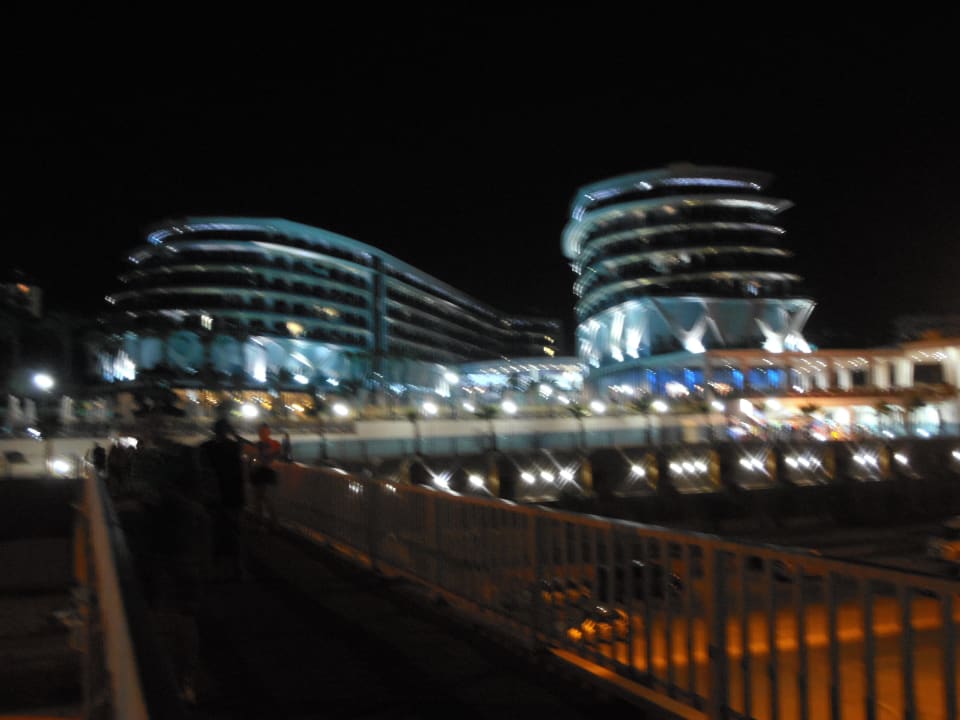 Nachtbild Vikingen Infinity Resort & Spa