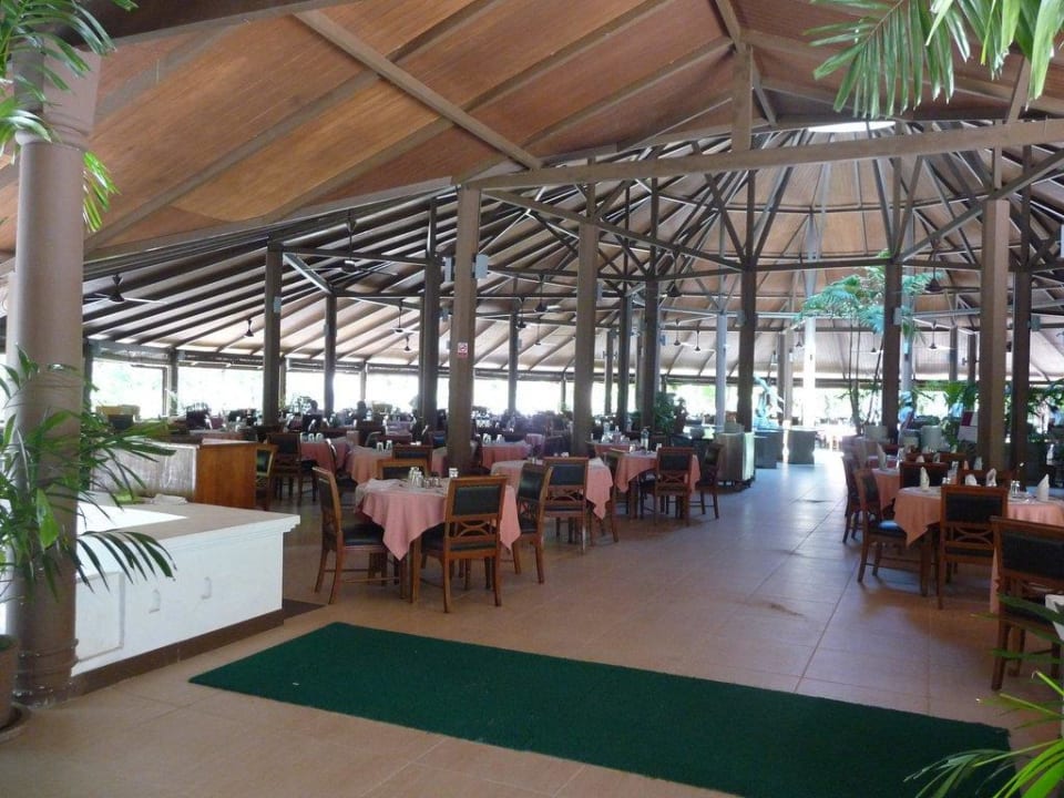 Restaurant Embudu Village