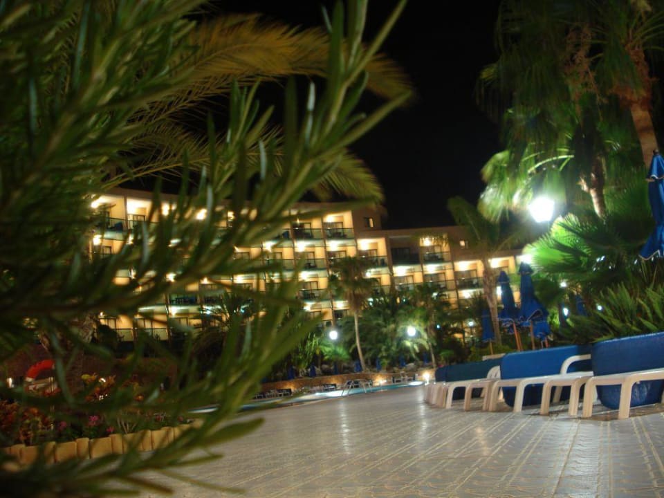 Außenansicht Hotel Abends MUR Hotel Faro Jandia & Spa Fuerteventura