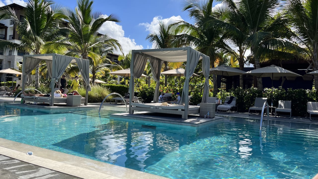Pool Lopesan Costa Bávaro Resort, Spa & Casino