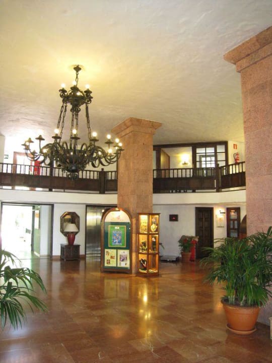 Lobby Hotel Parque Tropical