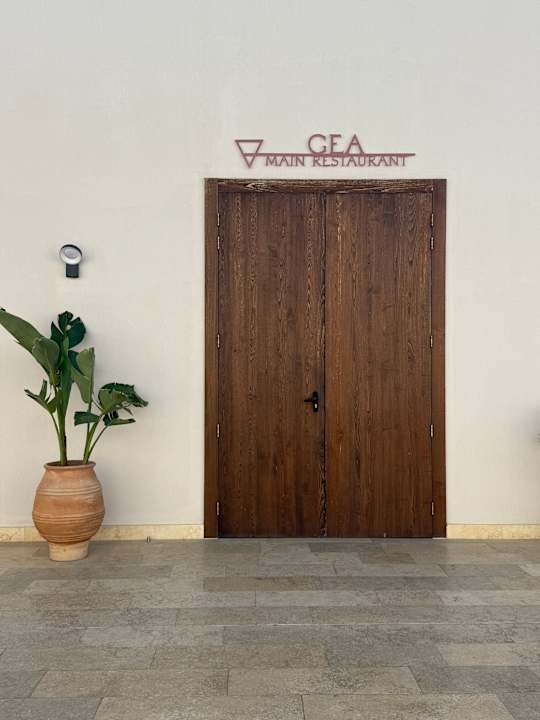 Gastro The Royal Senses Resort, Curio Collection by Hilton