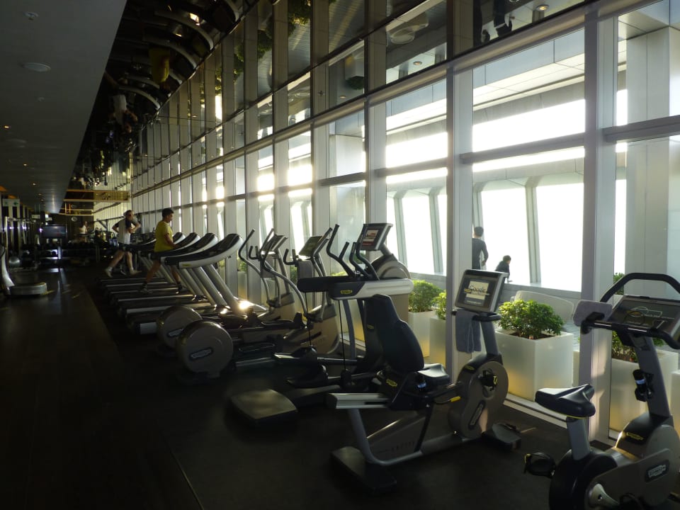 Fitnesscenter im 118. Stockwerk Hotel The Ritz-Carlton Hongkong