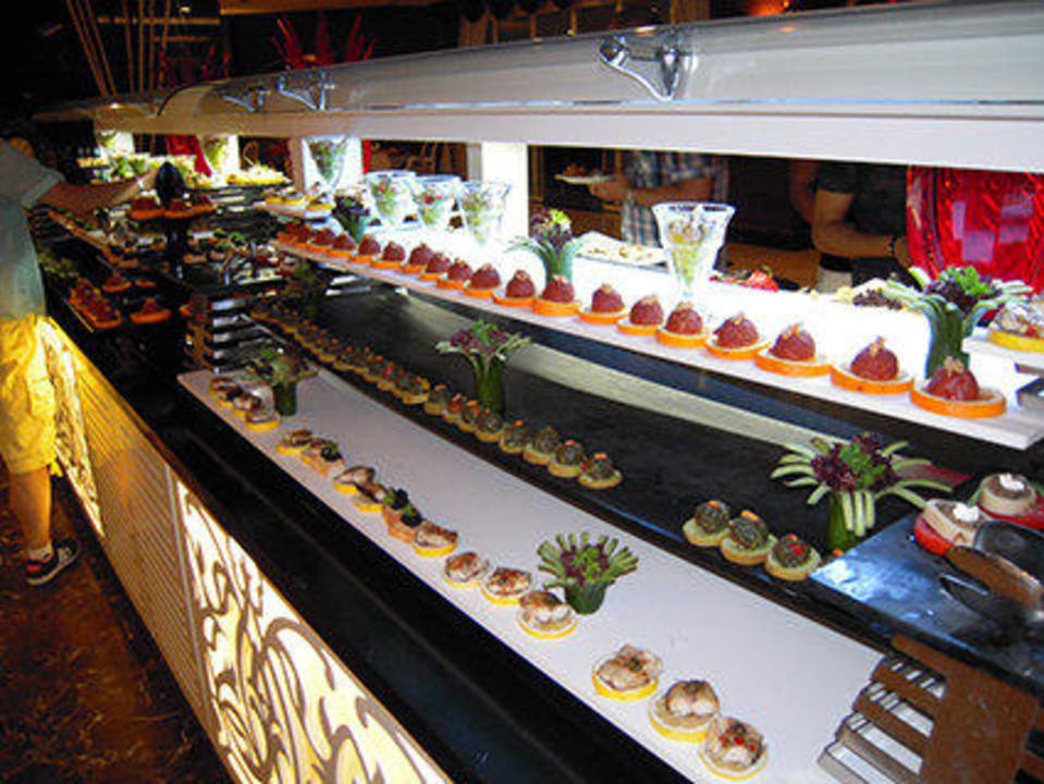 Schön gestaltetes Buffet Seaden Sea Planet Resort & Spa