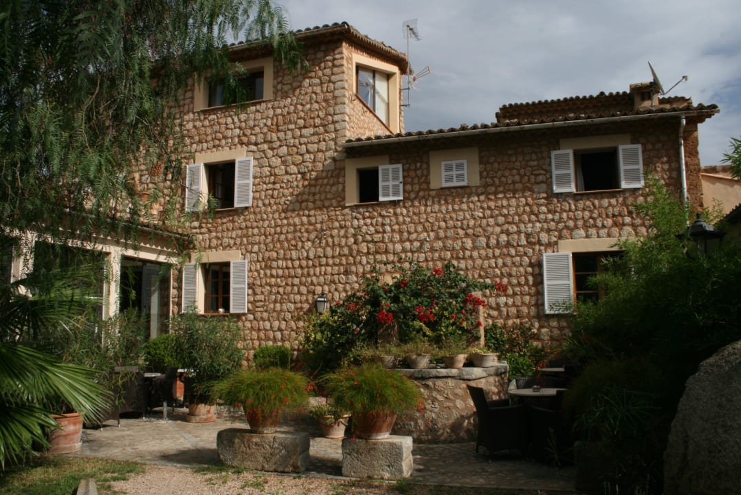 Ansicht von der Gartenseite Finca Can Quatre