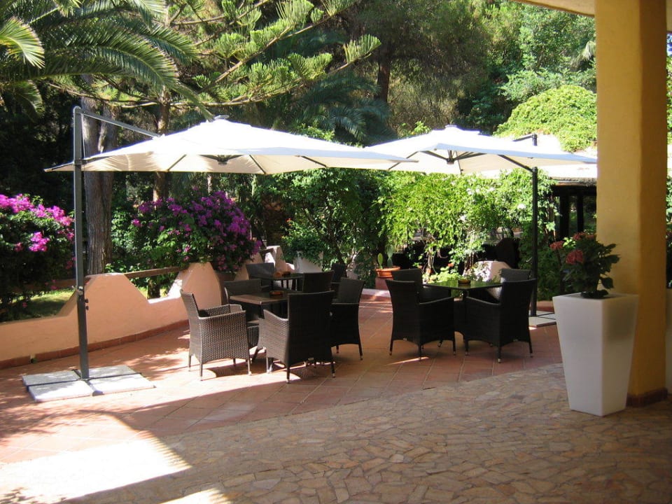 Vor der Rezeption Tirreno Resort