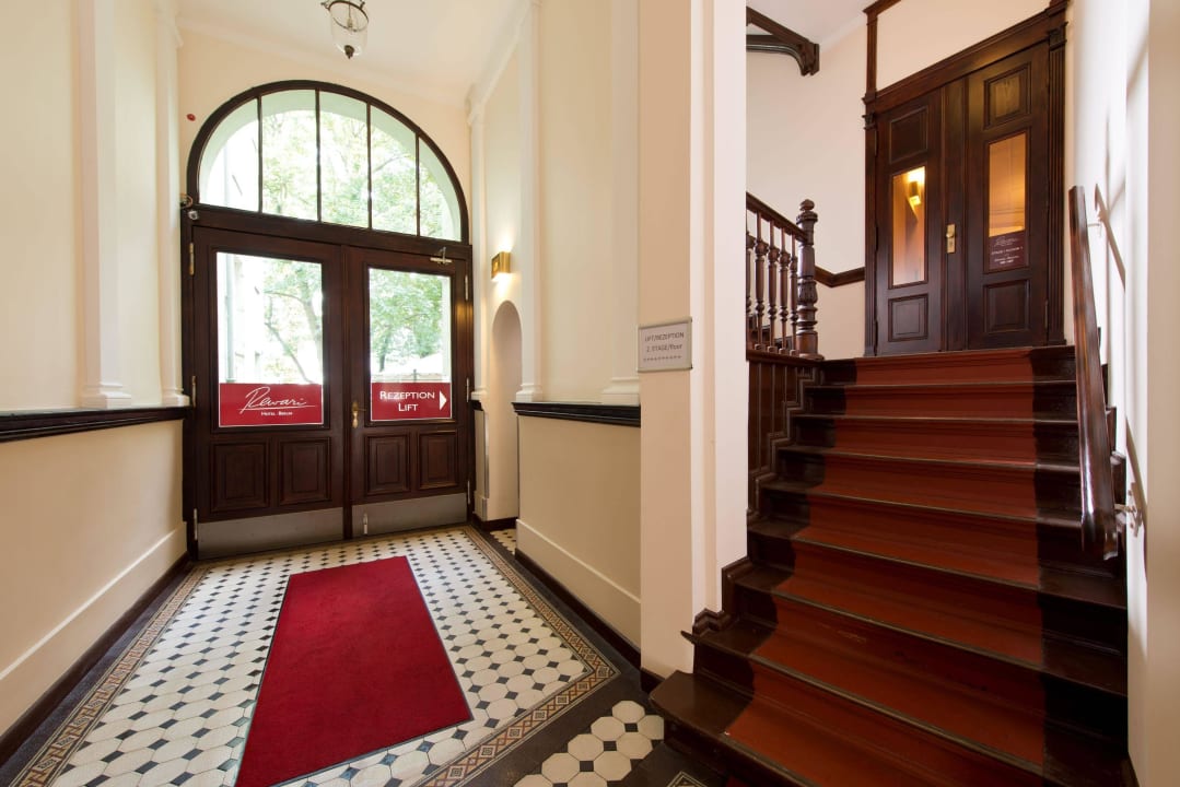 Eingang Rewari Hotel Berlin