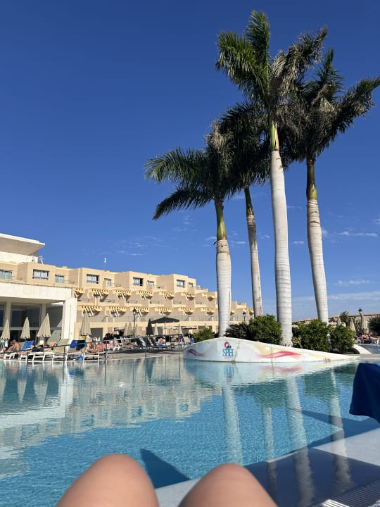 Pool SBH Monica Beach Resort