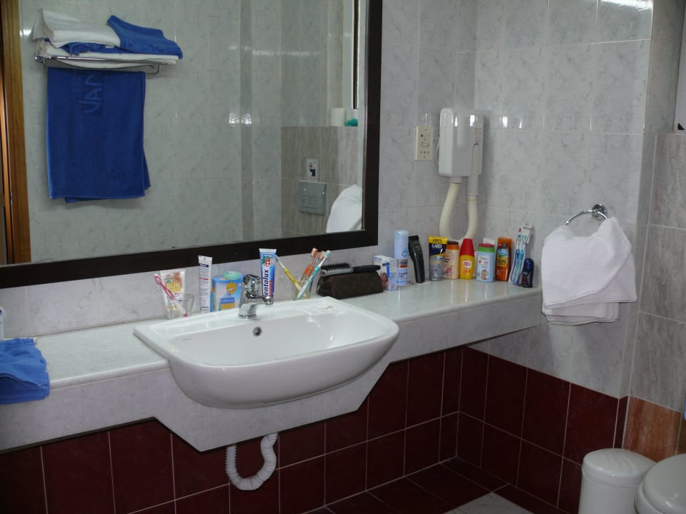 Badezimmer mit Badewanne  Vantaris Palace